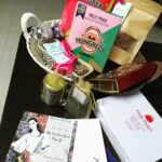 Chandra Lakshman Instagram - ...and this is how pretty the hamper looks!❤️Thanks @kavitha_pandian @whatawink @bottled_bliss @fingertipsthenailspa @@lawrenceandmayo @hungrezi @yummfit @sugarlycious_by_kavitha @girijapaati for all the awesomeness..😍 Can't wait to check out @ladida_2018.. I am gonna be there.. Chennaites and shopaholics head to @buva_house on 20th and 21st.. See ya!! #moongirl #shopping #ladida2018 #popups #handmade #organic #skincare #healthysnacks #chocolates Chennai, India