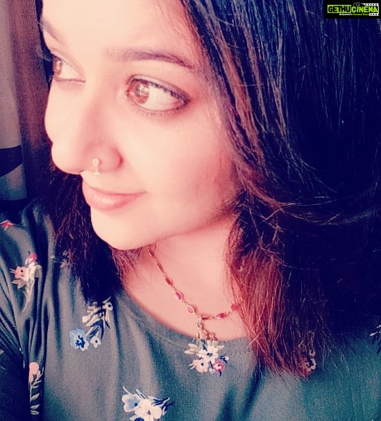 Chandra Lakshman Instagram - Bloom from within 💖 SMILE and THANK before you sleep and look forward for an absolutely stunning day tomorrow..😊🌹 #moongirl #gratitude #bepositive #thinkpositive #haveagoodnightsleep