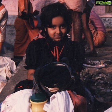 Chandra Lakshman Instagram - ..and that was my #sabarimala visit as a lil' gal..:) Ye,I was happily eating something and posed when Appa took a pic..#poserthenposernow #moongirl #throwback #swamisharanam #childhoodmemories