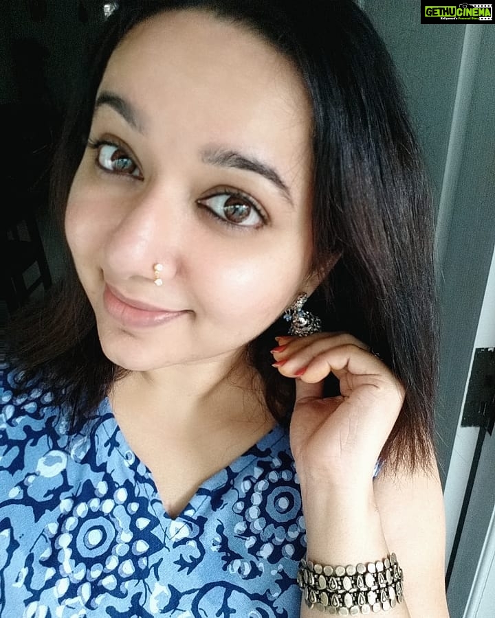 Chandra Lakshman Instagram - #moongirl #happyday #celebrations #lunchwithfamily #sweets #bhakshanam #comfortclothing #oxidisedjewellery #alltimefavorite #waitingfortheevening