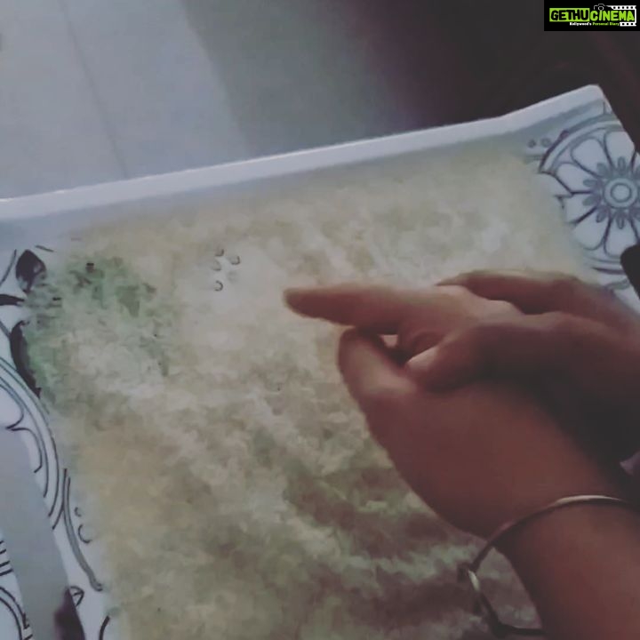 Chandra Lakshman Instagram - Vidyarambam tradition done right.. Appa making me write ll Hari Shri ll on rice is something I always look forward to every year.. 💖 #moongirl #appaponnu #daddysgirl #tradition #stayblessed