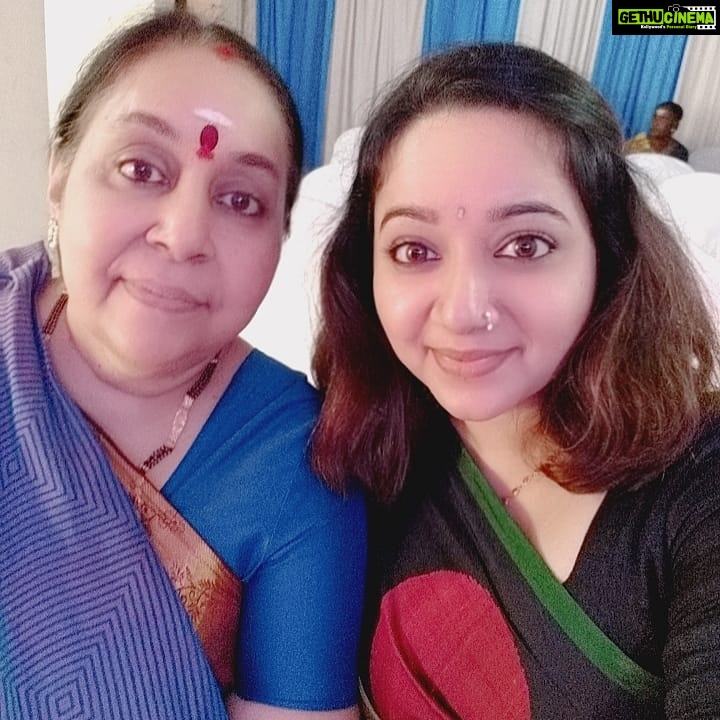 Chandra Lakshman Instagram - The pretty mommy n me 😍 #moongirl #abrandnewday#positivevibes #kanchivaramlove @lakshmanmalathy