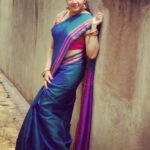 Chandra Lakshman Instagram - Favourite look anytime..Nothing like draping a kanchivaram💖 Today too in a pretty blue 😊 #moongirl #abrandnewday #positivevibes #lifeisbeautiful #kanchivaramlove #sarees #jewellery