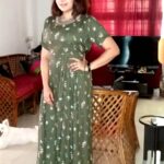 Chandra Lakshman Instagram - For @vijaytelevision #athuidhuyedhu Olive floral dress by @bintalboutiq Ofcourse Chakku is always on the backdrop..🏡🐶😘