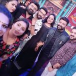 Chandra Lakshman Instagram - ♥️♥️ @tosh.christy @suryatv @swanthamsujathaofficial @souparnikasubhash @sajansooreya #moongirl #swanthamsujata #suryatv #atma #aramplusaramkinnaram #shootmode #funatwork Kochi, India