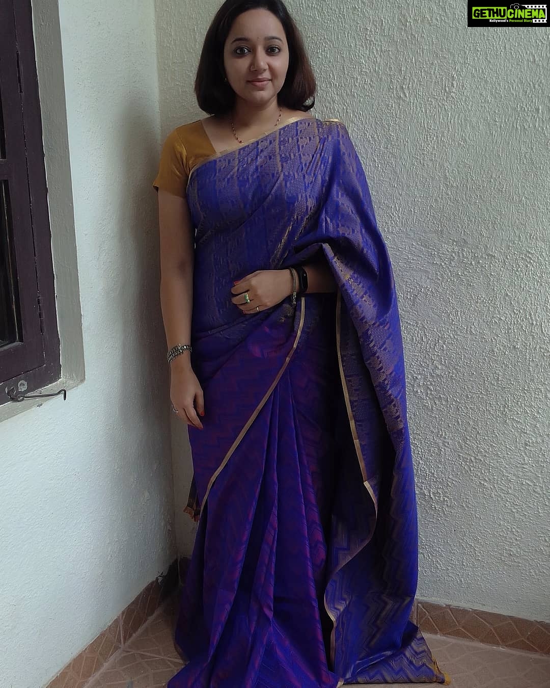 Chandra Lakshman Instagram - Favourite attire💞 #moongirl #sareelove #traditionalwear #silksaree