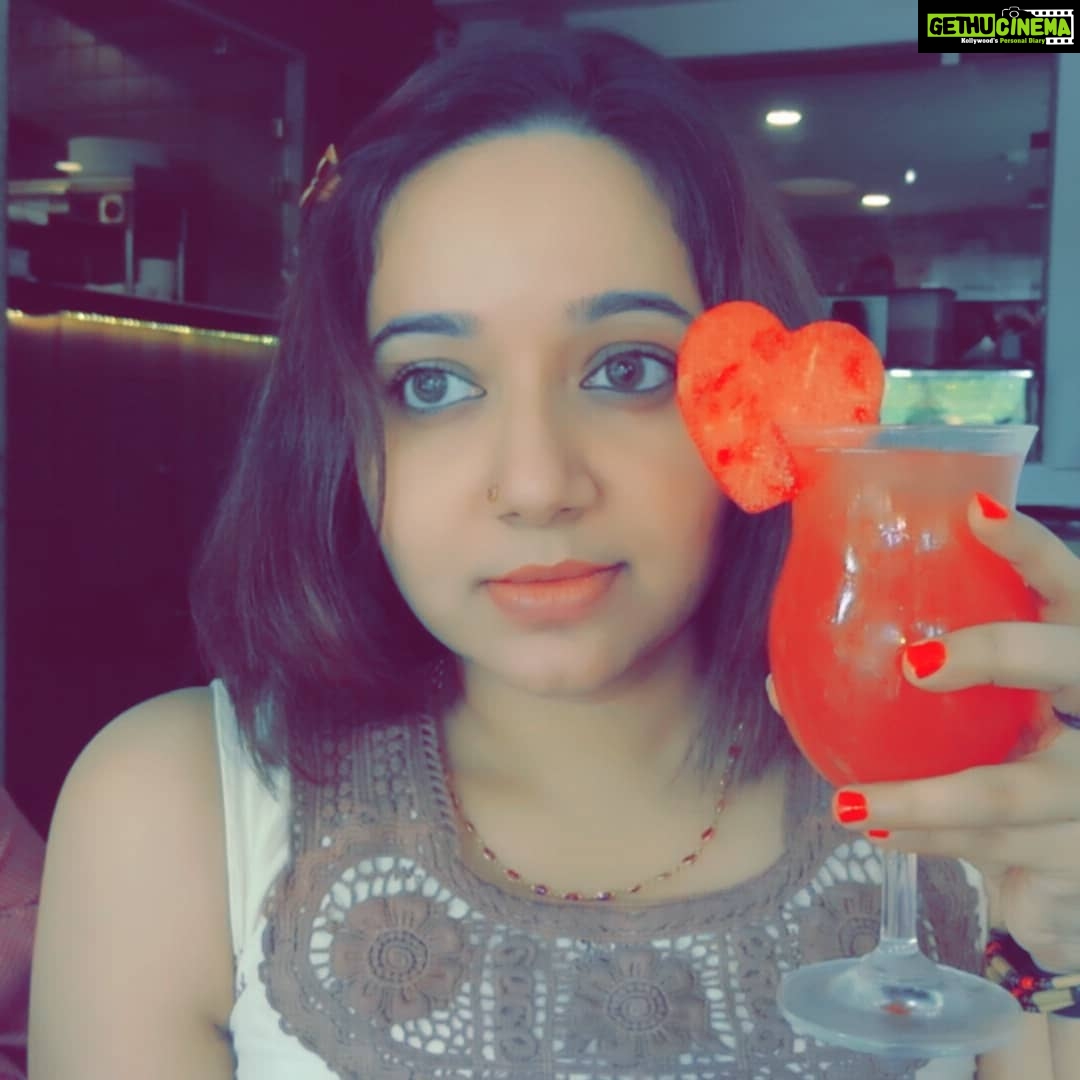Chandra Lakshman Instagram - Happy and loveable weekend dear people 💞🎉 #moongirl #weekendvibes #chilling #love #goodtimes