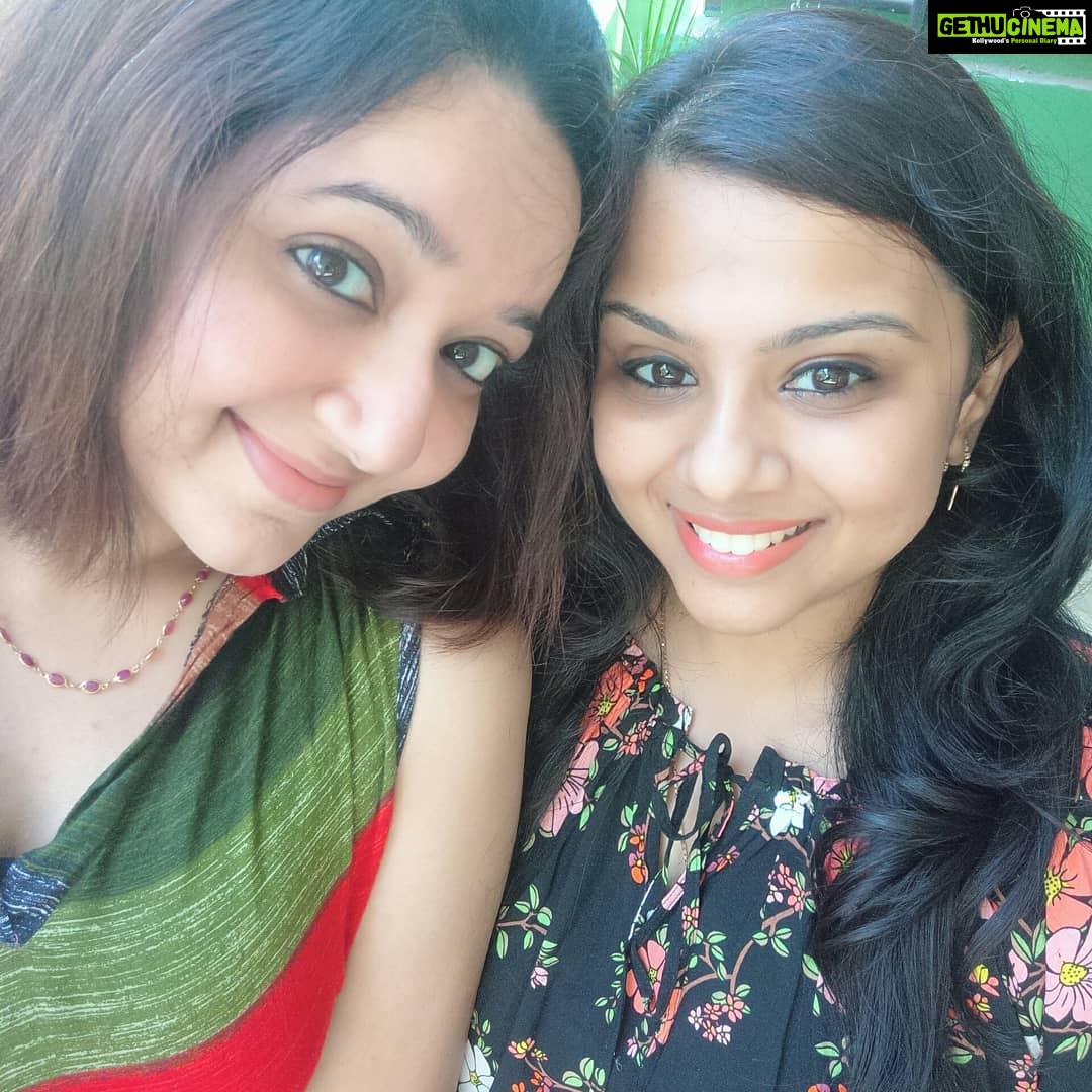 Chandra Lakshman Instagram - #moongirl #saturdayfunday with #bestbuddy #movietime #weekendvibes #madness #crazyselfies @shwetzrocks