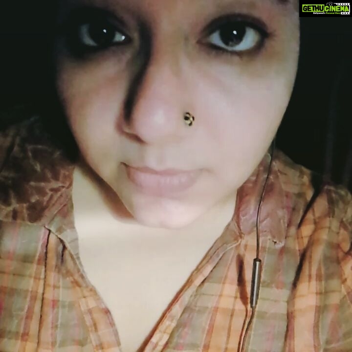 Chandra Lakshman Instagram - Moon song no2.. I seem to have a connection with the mystical moon🌜 #moongirl #illayarajasongs #instamusic #amateursinger #myloveformusic