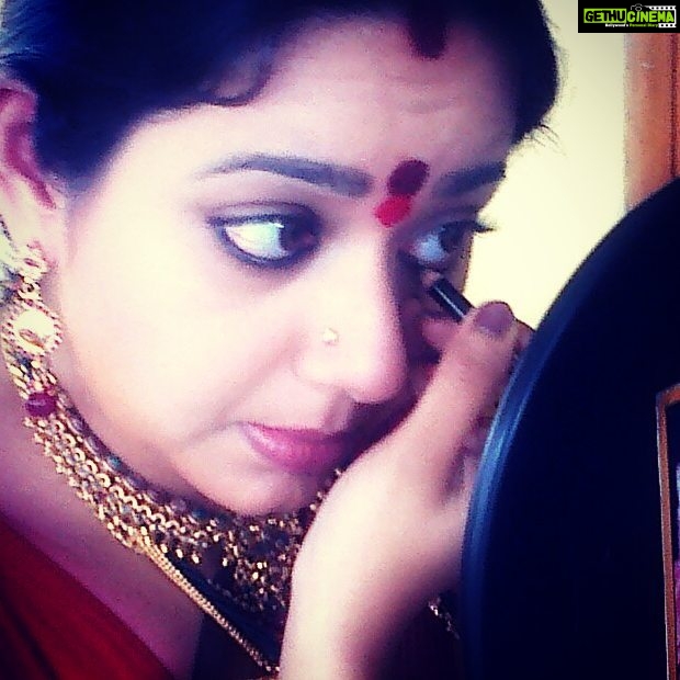 Chandra Lakshman Instagram - #moongirl #shootingdiaries #makeup #dressedup #eyemakeup #traditional #sareelover #candid