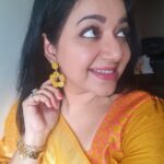 Chandra Lakshman Instagram – …and it was all yellow..🌼
@phemmefashion kinda day..Do check out those beautiful drops and bracelet in their page..💖

#moongirl #lifeisbeautiful #blessed #love #sareelove #dayout #potd #sareeinfluencer Kochi, India