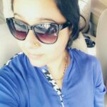 Chandra Lakshman Instagram - and some days are just..... #meh #itsokay #somethingtosmilethough #nofilter #selfieanyday #sundaynotsofunday 👍😎