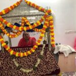 Charmy Kaur Instagram – AKHAND PAATH at home ❣️
(  An Akhand Path is the continuous, front to back, reading of the Siri Guru Granth Sahib ) 
We r blessed to be having this opportunity at our home for continuous 72 hrs .. ❣️24/7 langar for all .. 🙏🏻 #waheguruji