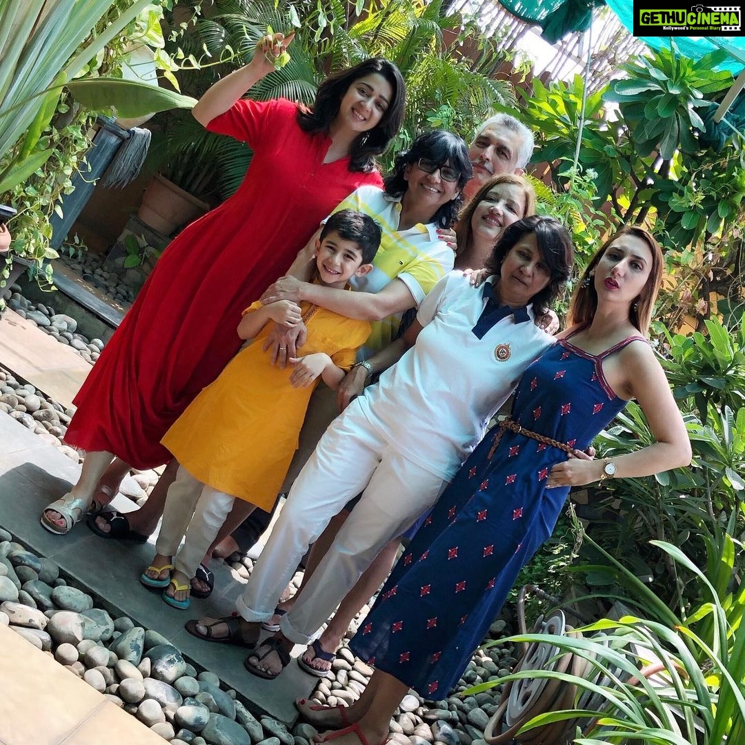 Charmy Kaur Instagram - #eidmubarak to everyone 🤗🤗 @fariba264 @eppellie 😍😍😍