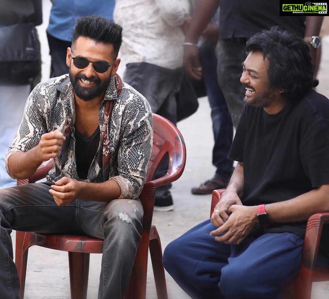Charmy Kaur Instagram - βMaar muntha Chod chintha β ππππ₯° #throwbackthursday #ismartshankar @ram_pothineni @purijagannadh @puriconnects #PCfilm