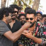 Charmy Kaur Instagram - I had told ya It will be feast from the beast 😈 #HBDRaPo Celebrating @ram_pothineni ‘s Bday n success of #ismartshankarteaser on sets of #ismartshankar song shoot 🤗😈💪🏻 @purijagannadh @puriconnects @iamvishureddy @nabhanatesh #PCfilm