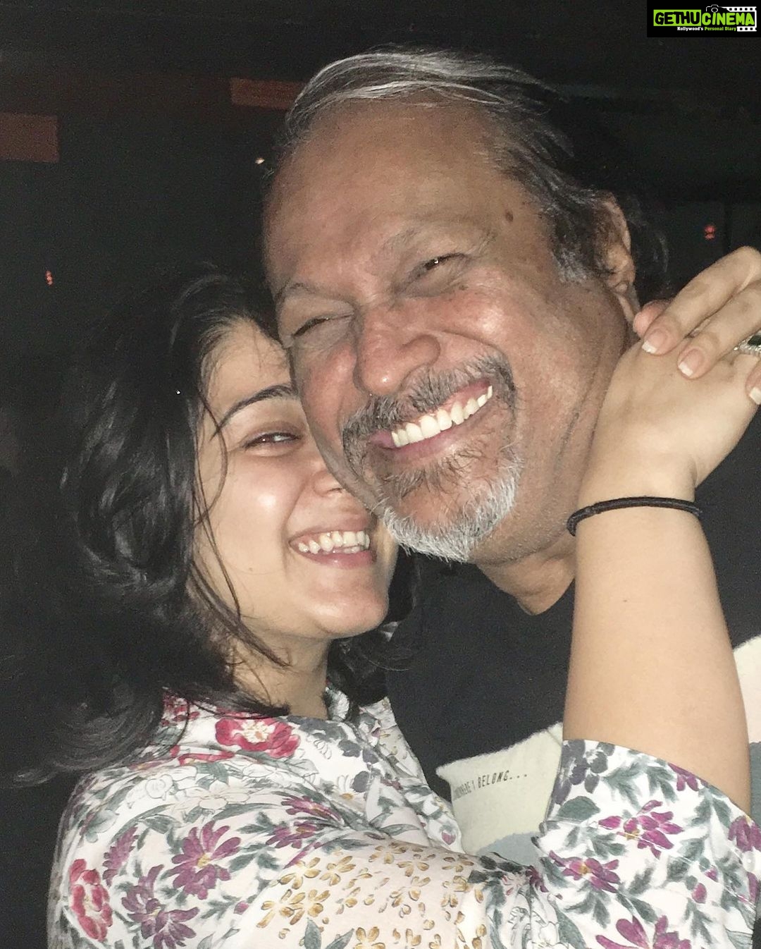 Charmy Kaur Instagram - True friends donβt judge each other , they judge other people together ππππ #bestfriendsday @jayanthparanji #INDvsAUS πͺπ»