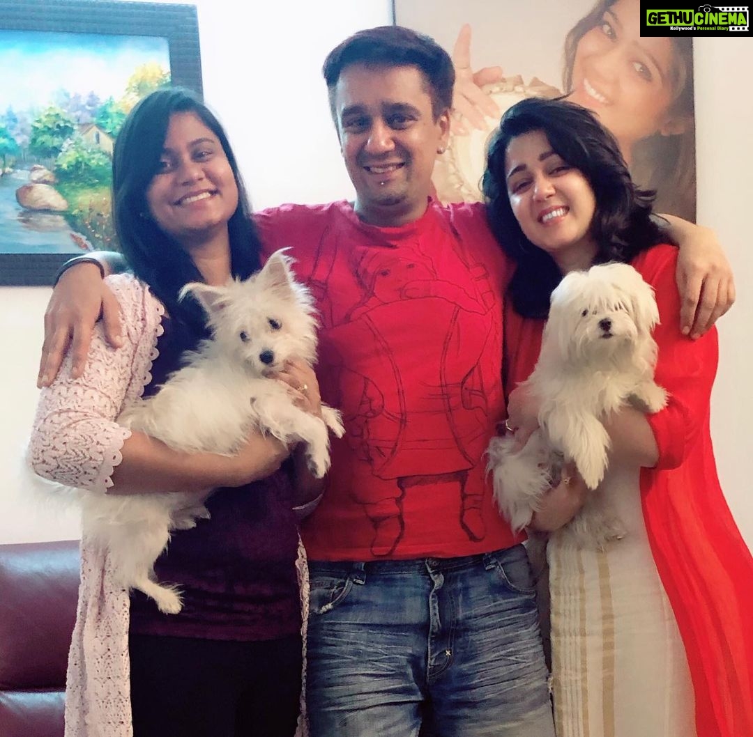Charmy Kaur Instagram - When all kids r together 😁 #hungama ho Gaya 😂 @mithimax @sabby_2122