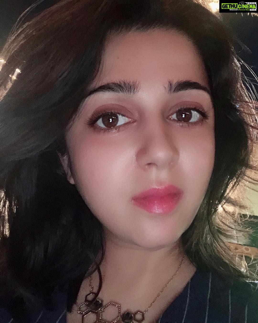 Charmy Kaur Instagram - When the light is good 😉 #monday #workmode #pc 💪🏻 Hyderabad