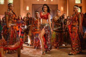 Charmy Kaur Instagram - Stunner @nidhhiagerwal in #ismartshankar #dimaakkharab song .. 💃🏻 @purijagannadh @ram_pothineni @puriconnects #PCfilm ❣️ Hyderabad