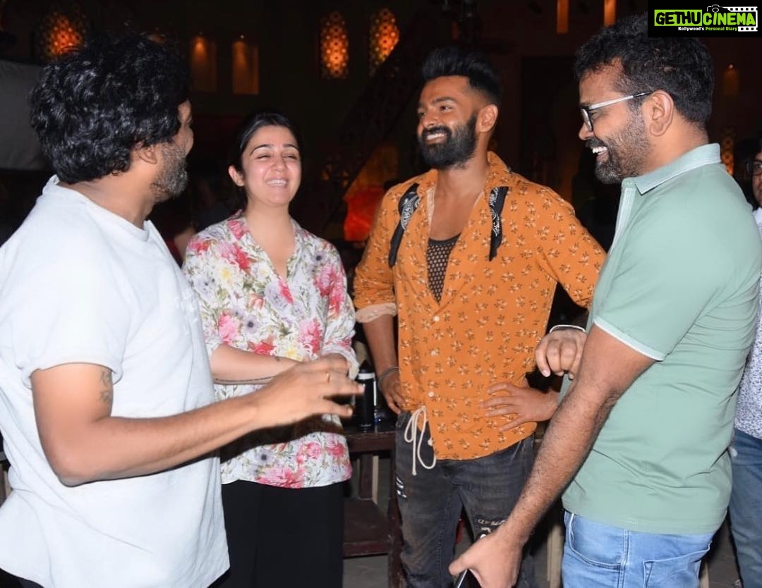 Charmy Kaur Instagram - Was so much fun having rowdy garu @aryasukku on sets of #ismartshankar #dimaakkharab song location .. thanks for all the compliments 🤗🤗 @ram_pothineni @purijagannadh @puriconnects #PCfilm #happyugadi Hyderabad