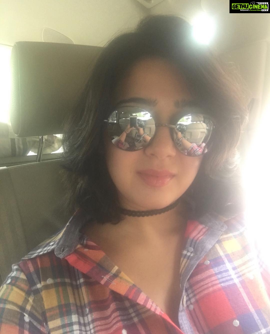 Charmy Kaur Instagram - #selfie wala mood 😍 #workmode 💪🏻 #charged #PCfilms 🤗 @puriconnects Hyderabad