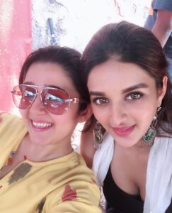 Charmy Kaur Instagram - While they work , we watch 😉😁😁😁 @ram_pothineni @purijagannadh @nidhhiagerwal #PCfilm #ismartshankar #goa #shoot @puriconnects Goa, India