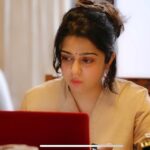 Charmy Kaur Instagram - #workmode 🤦🏼‍♀️ now I know how I look when I m serious 🤦🏼‍♀️🤦🏼‍♀️😂😂😂 #ismartshankar #producerlife #entrepreneur