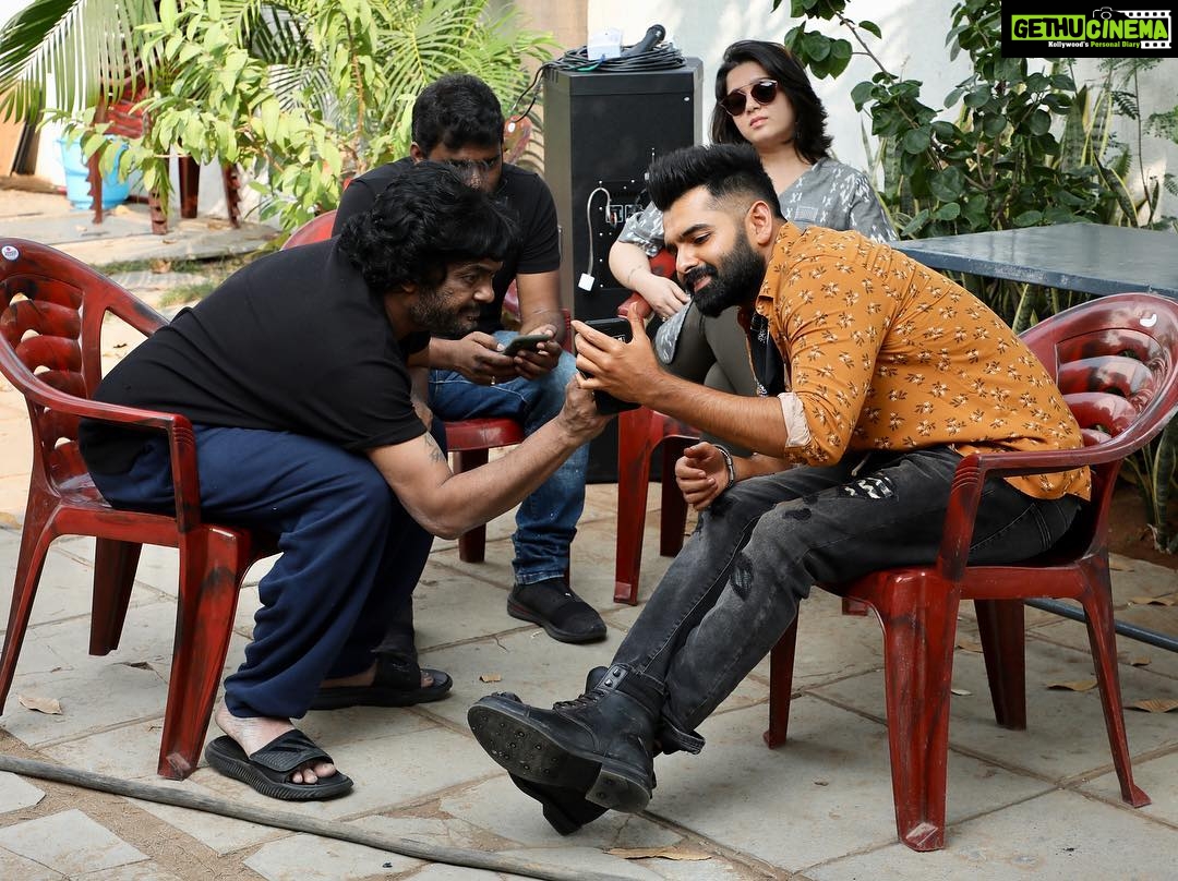 Charmy Kaur Instagram - On set bondings 😍 #ismartshankar @purijagannadh @ram_pothineni @puriconnects @anil.paduri #PCfilm