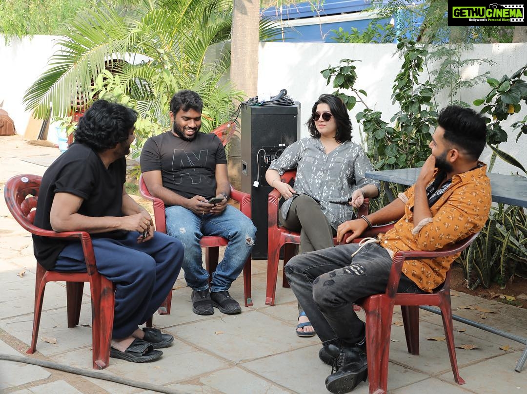 Charmy Kaur Instagram - On set bondings 😍 #ismartshankar @purijagannadh @ram_pothineni @puriconnects @anil.paduri #PCfilm