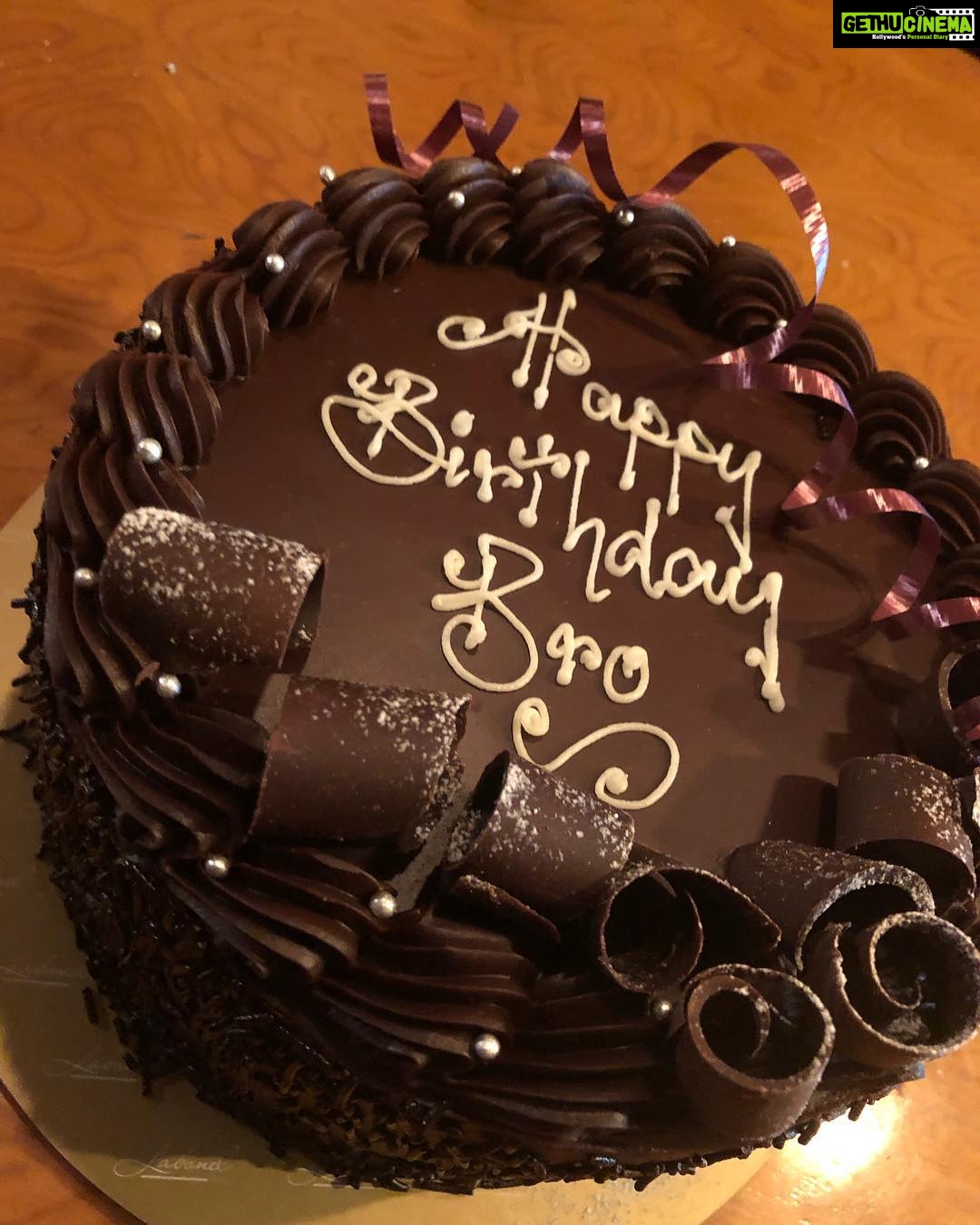 Charmy Kaur Instagram - #happybirthday #bigbro @mithimax 🤗🤗🤗🤗 @sabby_2122 #PCfamily Puri Connects