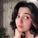 Charmy Kaur Instagram - Kya dekh te ho ?? Surat tumhari!! Kya chahate ho ?? Chaahat tumhari 😜 #romance n #poetry #overflowing