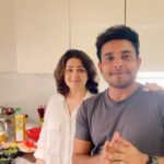 Charmy Kaur Instagram – Yummy yummy cooking with @iamgetupsrinu .. our stress buster 🤗🤗🤗
#inbetweenhecticschedule 😁