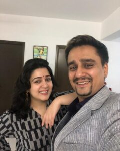 Charmy Kaur Instagram - #happyrakshabandhan #family #live #love #laugh .., @mithimax 🤗🤗🤗😘😘❣️❣️❣️ #nofilter #notouchups #original #inandout 😜