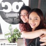 Charmy Kaur Instagram - Awww... already missing u babyyy 😘😘😘 #Repost @nikesha.patel with @get_repost ・・・ Best day in Hyderabad Thank you charms for the delicious food! Met the most amazing family and pets!!! So happy for puri connects ! You rock big time! Misses big shot! @charmmekaur