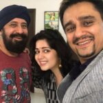 Charmy Kaur Instagram - #happyrakshabandhan #family #live #love #laugh .., @mithimax 🤗🤗🤗😘😘❣️❣️❣️ #nofilter #notouchups #original #inandout 😜