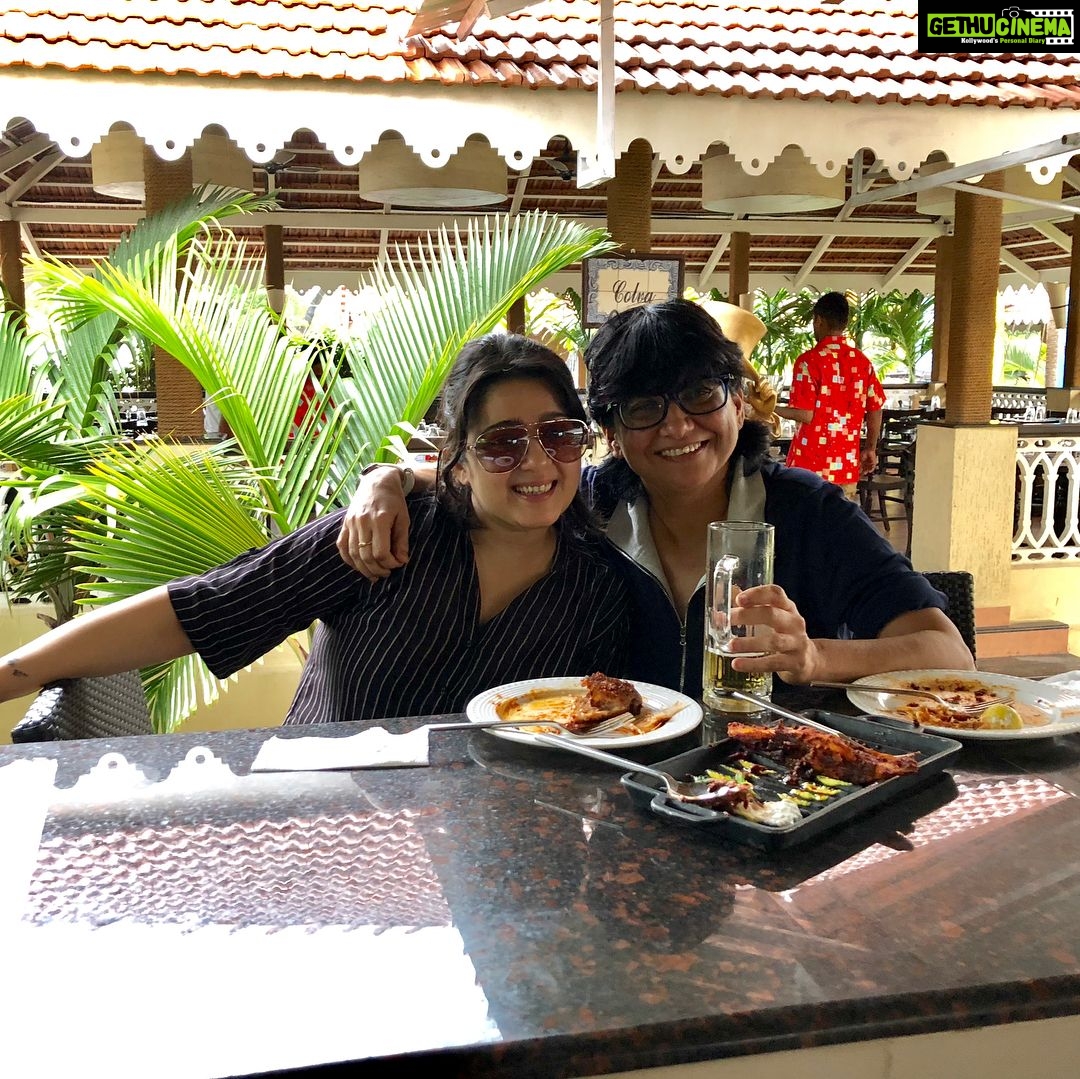 Charmy Kaur Instagram - #weekend #bestie 👻
