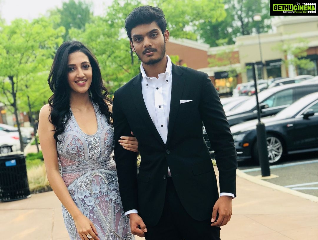 Charmy Kaur Instagram - N we r ready 🤗🤗 #premier #mehbooba #NewJersey @purijagannadh @actorakashpuri @amitaravikumar @iamnehashetty 🤗