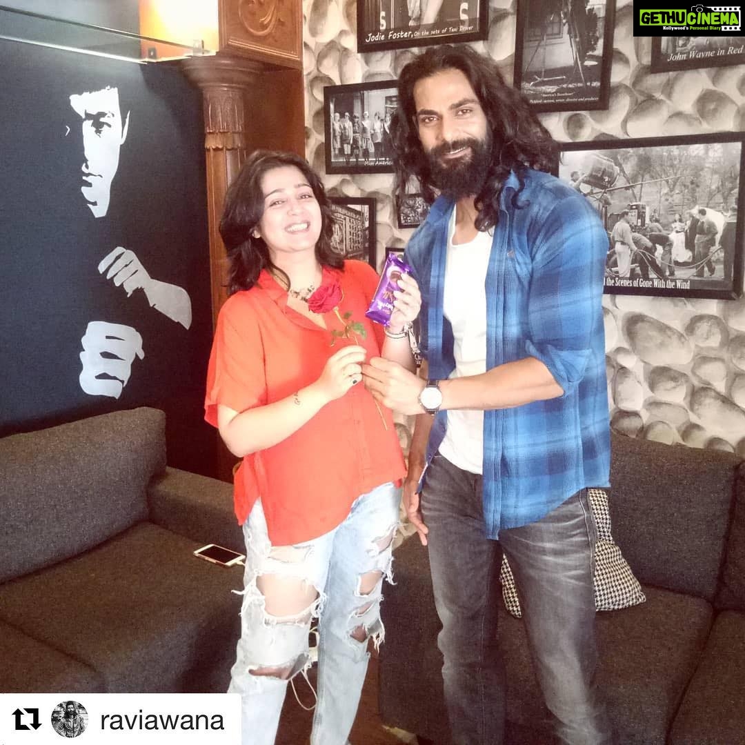 Charmy Kaur Instagram - Am sooo happy to get amazing feed back of ur negative lead in #krishnaarjunayudham π all the best for ur dubbing too tomorrow ππΌππΌ #Repost @raviawana with @get_repost γ»γ»γ» With the beautiful @charmmekaur ππππ..Good to see you mamππ ..puri connects rocksππ #gratitude ππ @puriconnects @purijagannadh @manirajpadigomula #gladragsmrindia π
