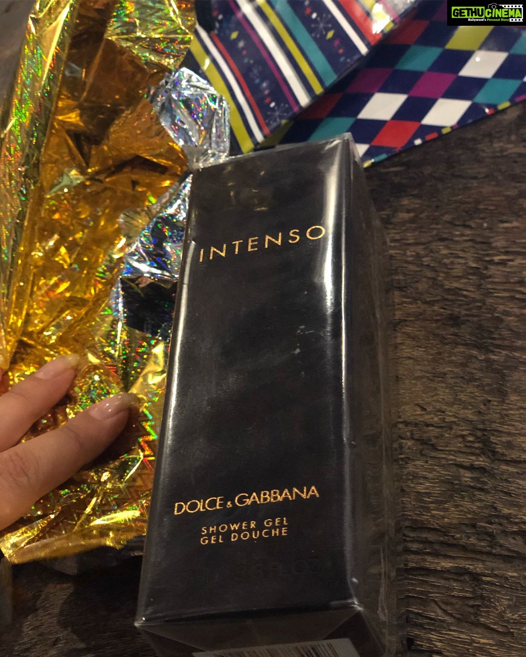 Charmy Kaur Instagram - Thanks a lot @iamnehashetty for this beautiful gift @dolcegabbana on #womensday 🤗 u r the onscreen strong woman of our #mehbooba n u r hard work n dedication will take u places in ur career .. lots of love my #PCgirl 😍😘❤️ @puriconnects @thefilmmehbooba @purijagannadh @actorakashpuri