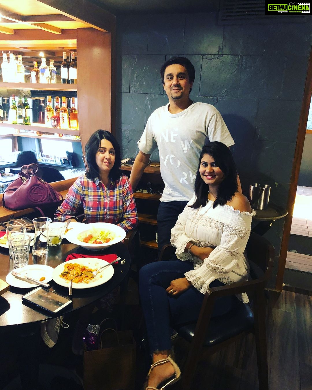 Charmy Kaur Instagram - #happyanniversary @mithimax @sabby_2122 Bro n sis in law , u guys were very smart to choose my parents marriage date as urs toooo 😜😜😜
