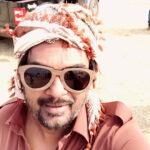 Charmy Kaur Instagram - @purijagannadh steals a look from #Mehbooba 😉 n carries it with so much ease 😍👌🏻 #styling #goals #director #goodlooks #PCfilm ❤️ @puriconnects @thefilmmehbooba @actorakashpuri @vishu___reddy @vishnu_sarma @jonnytheanimator @iamnehashetty @sandychow44