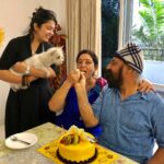 Charmy Kaur Instagram - #happyanniversary #momndad 36 years of marriage 😍😍 they don’t manufacture these kinna products anymore 😂😂😘😘😘 love ya loads ❤️❤️❤️