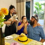 Charmy Kaur Instagram - #happyanniversary #momndad 36 years of marriage 😍😍 they don’t manufacture these kinna products anymore 😂😂😘😘😘 love ya loads ❤️❤️❤️