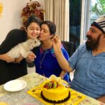 Charmy Kaur Instagram - #happyanniversary #momndad 36 years of marriage 😍😍 they don’t manufacture these kinna products anymore 😂😂😘😘😘 love ya loads ❤️❤️❤️