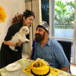 Charmy Kaur Instagram - #happyanniversary #momndad 36 years of marriage 😍😍 they don’t manufacture these kinna products anymore 😂😂😘😘😘 love ya loads ❤️❤️❤️