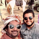 Charmy Kaur Instagram - @purijagannadh steals a look from #Mehbooba 😉 n carries it with so much ease 😍👌🏻 #styling #goals #director #goodlooks #PCfilm ❤️ @puriconnects @thefilmmehbooba @actorakashpuri @vishu___reddy @vishnu_sarma @jonnytheanimator @iamnehashetty @sandychow44