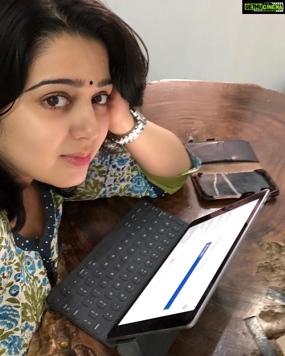 Charmy Kaur Instagram - One more day left to 2017 Wondering wat 2018 has for us 😊