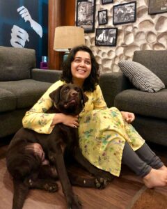 Charmy Kaur Instagram - ‪My fav work mate 😘 #Pablo #PCpet #MyBaby #PC @PuriConnects #Mehbooba work in progress ❤️‬ Hyderabad