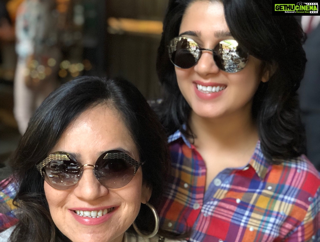 Charmy Kaur Instagram - #newyear #2018 #friends ❤️